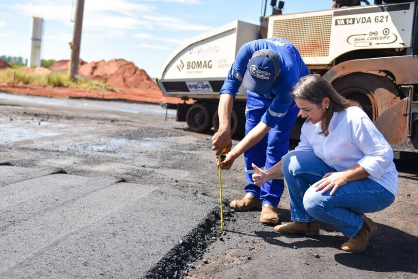 Prefeita Adriane garante mais ruas asfaltadas no Bairro Jardim Tarumã