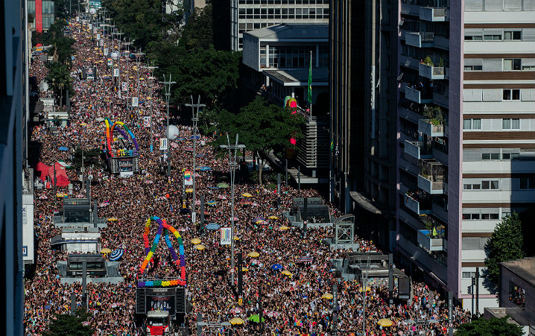 Parada LGBT+ em SP ocorre neste domingo com promessa de multidão em verde e amarelo