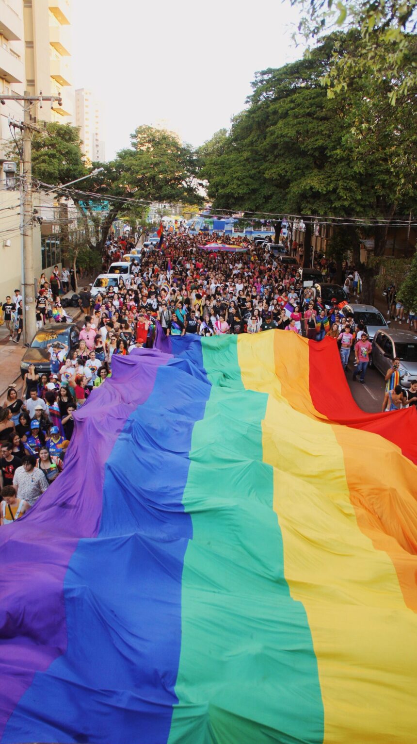 21ª edição da Parada LGBT+ acontece neste sábado com diversas atrações regionais