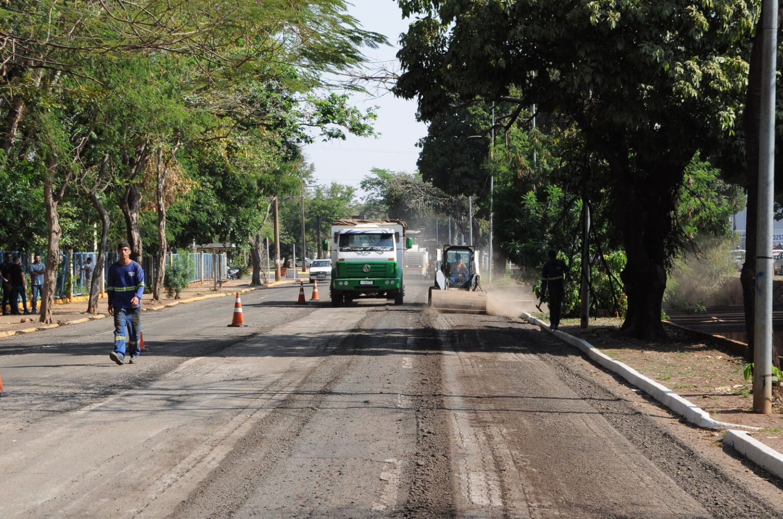 Novo trecho da Ernesto Geisel começa a receber recapeamento colocando fim a décadas de abandono