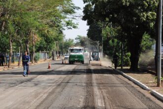 Novo trecho da Ernesto Geisel começa a receber recapeamento colocando fim a décadas de abandono