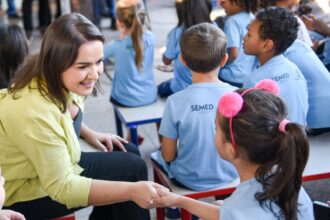 Prefeita Adriane reafirma compromisso em investir em alimentação de qualidade para alunos da REME