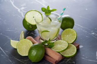 Descubra aqui receita de uma deliciosa Caipirinha, símbolo da brasilidade