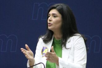 Rose diz que prefeita pagou sala de aula mais cara do Brasil e Adriane não garante 13º a servidores